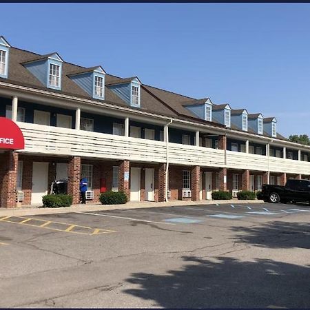 Travelodge By Wyndham Canton-Livonia Area, Mi Εξωτερικό φωτογραφία
