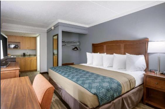 Travelodge By Wyndham Canton-Livonia Area, Mi Εξωτερικό φωτογραφία