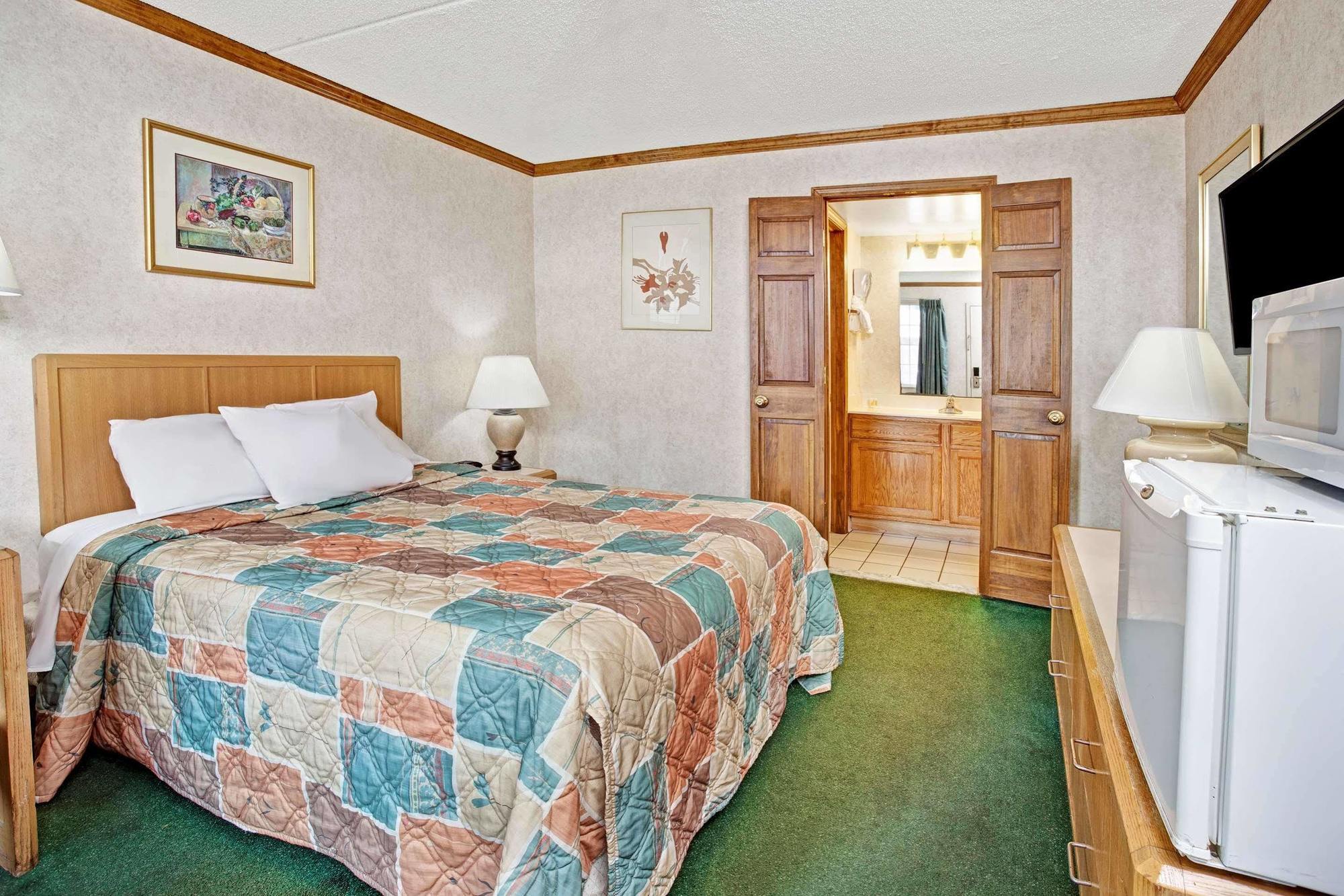 Travelodge By Wyndham Canton-Livonia Area, Mi Εξωτερικό φωτογραφία